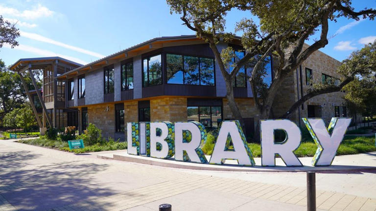 The New Cedar Park Public Library